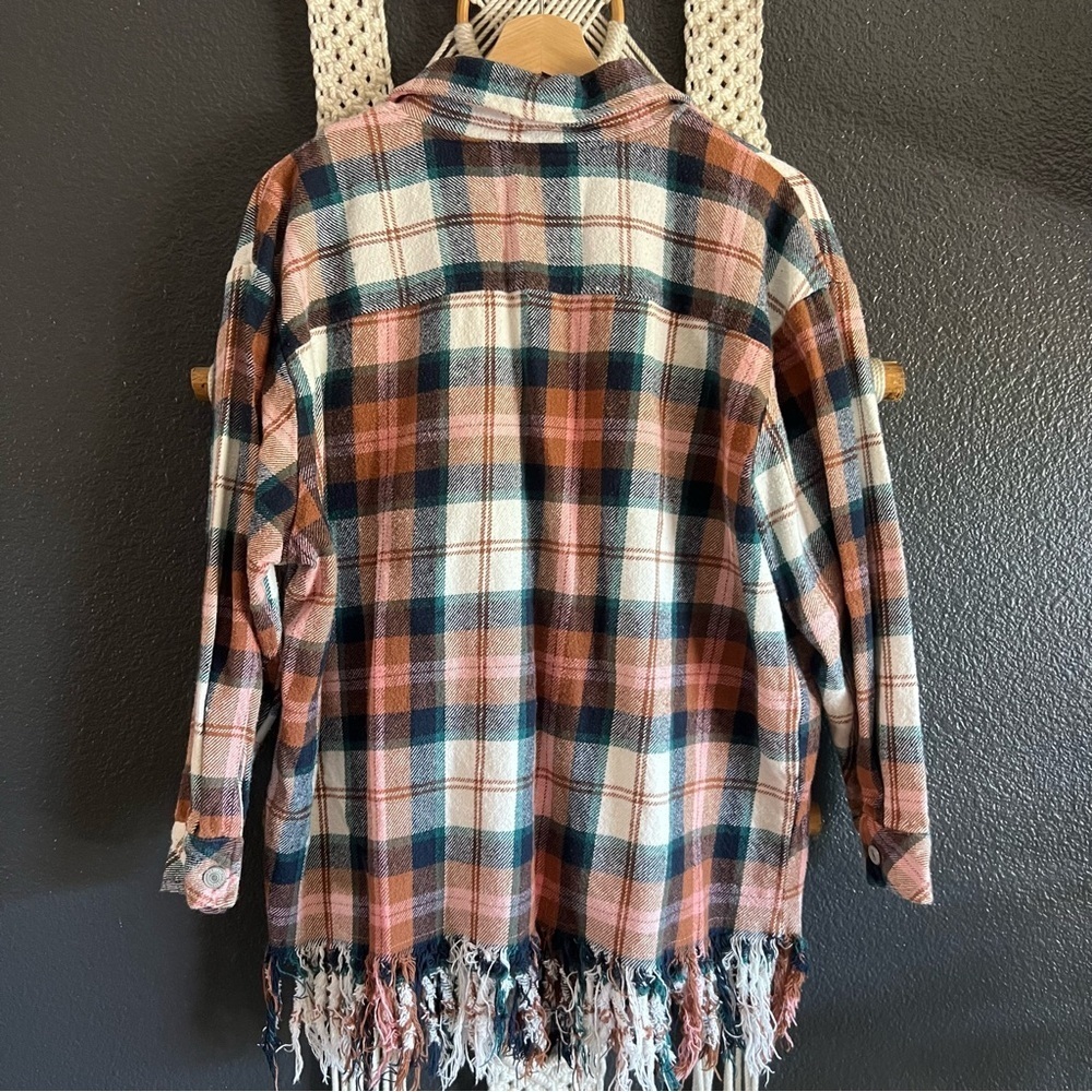 THRILL Plaid Flannel Shacket Fringe Hem Women’s M Grunge Boho Western Southwest - Picture 2 of 5
